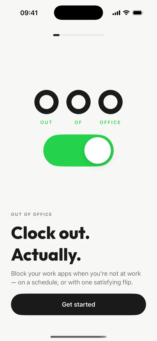 Welcome screen: three rings over a large pill toggle.